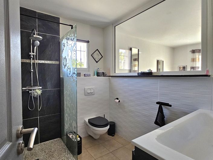 Image No.16-7 Bed House for sale