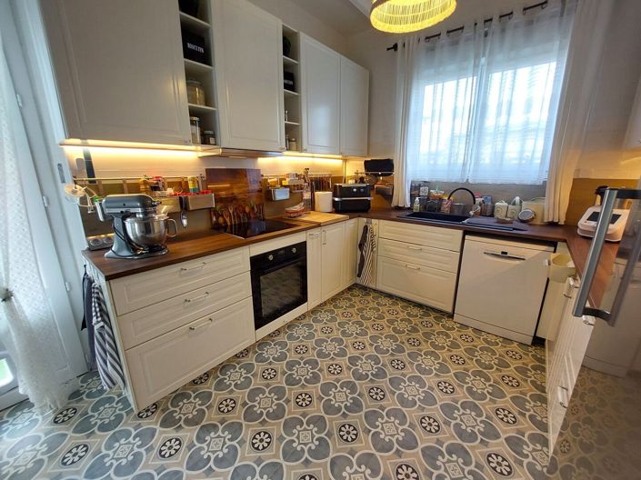 Image No.10-4 Bed Property for sale