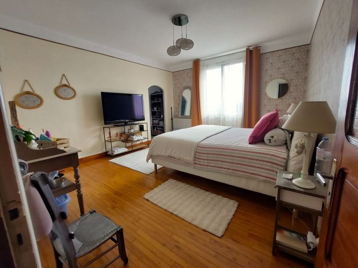 Image No.17-4 Bed Property for sale