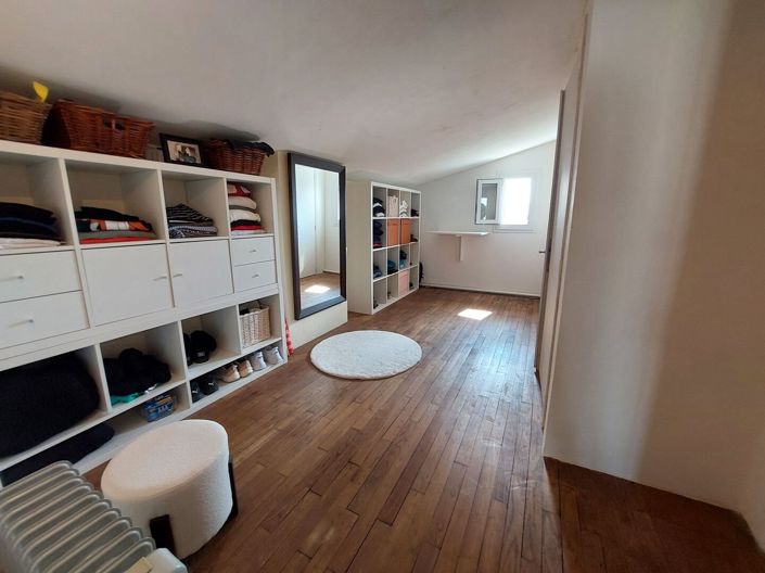 Image No.19-4 Bed Property for sale