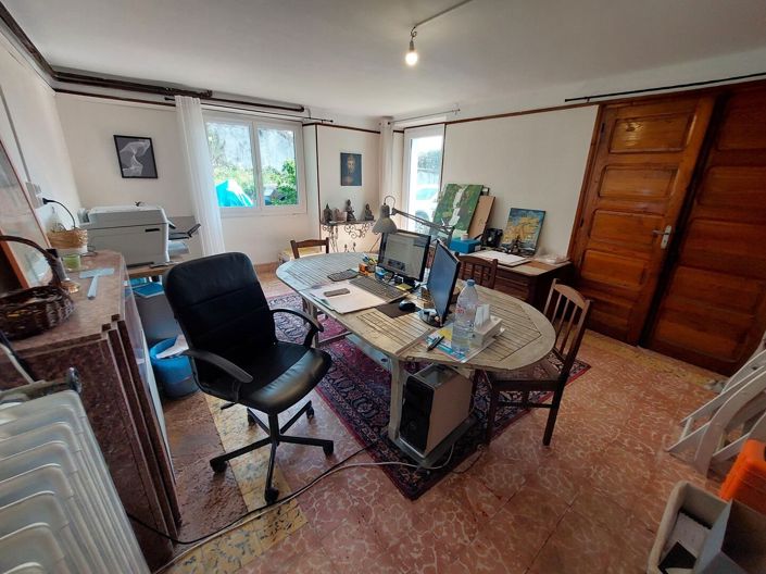 Image No.20-4 Bed Property for sale