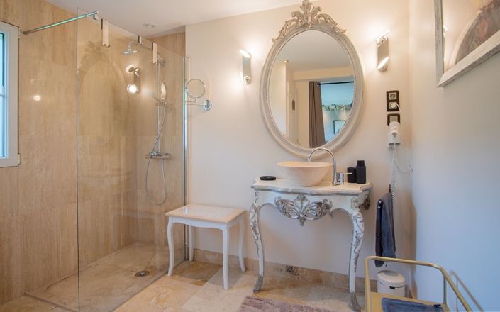 Image No.7-5 Bed House for sale