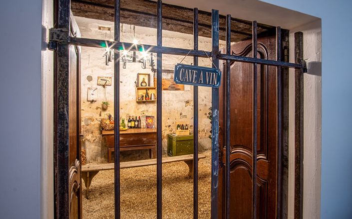 Image No.9-5 Bed House for sale