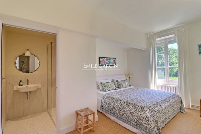 Image No.10-6 Bed House for sale
