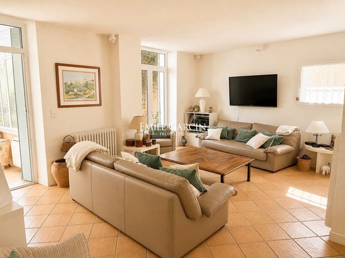 Image No.3-5 Bed House for sale