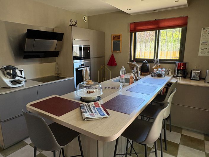 Image No.13-4 Bed House for sale