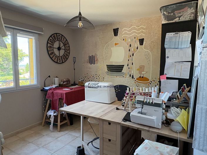 Image No.17-4 Bed House for sale