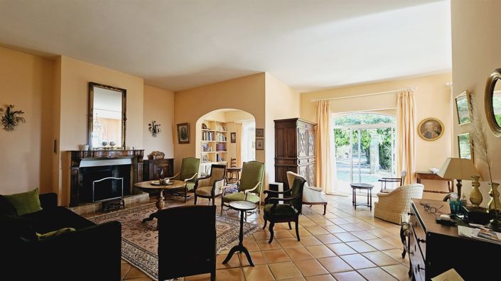 Image No.14-6 Bed House for sale