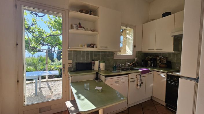 Image No.17-6 Bed House for sale