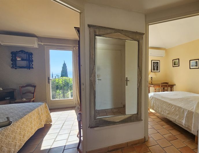 Image No.27-6 Bed House for sale