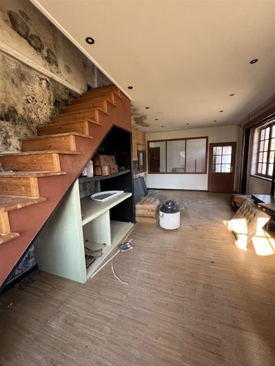 Image No.10-1 Bed House for sale
