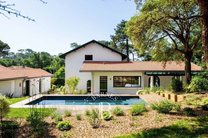 Image No.11-6 Bed House for sale