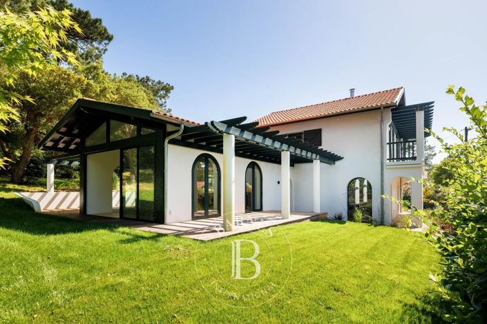 Image No.12-6 Bed House for sale