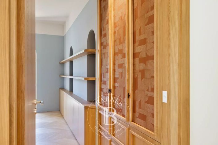 Image No.25-6 Bed House for sale