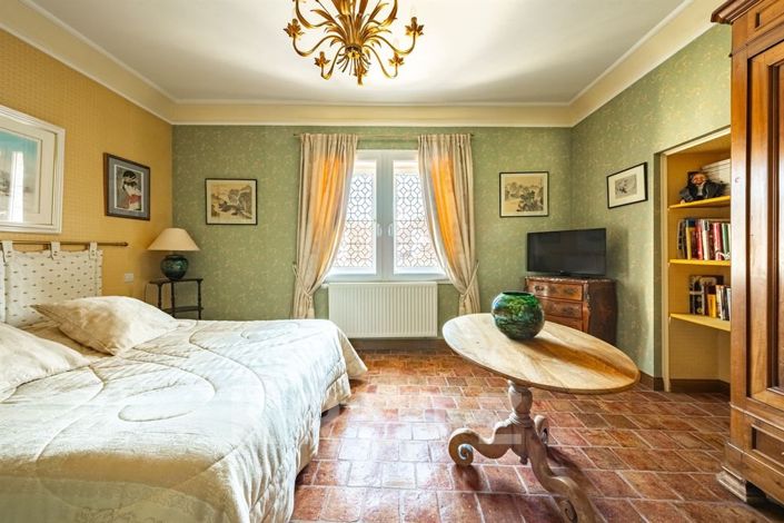 Image No.13-8 Bed House for sale