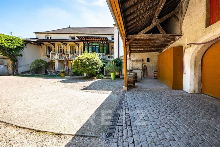 Image No.18-8 Bed House for sale
