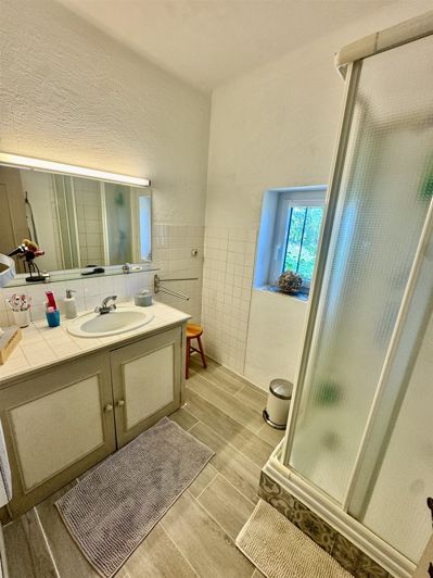 Image No.25-5 Bed House for sale