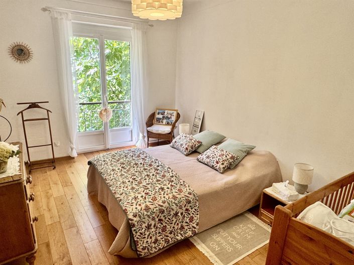 Image No.26-5 Bed House for sale