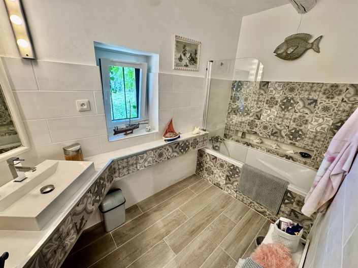 Image No.27-5 Bed House for sale