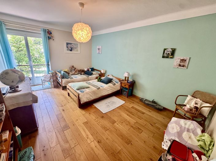 Image No.28-5 Bed House for sale