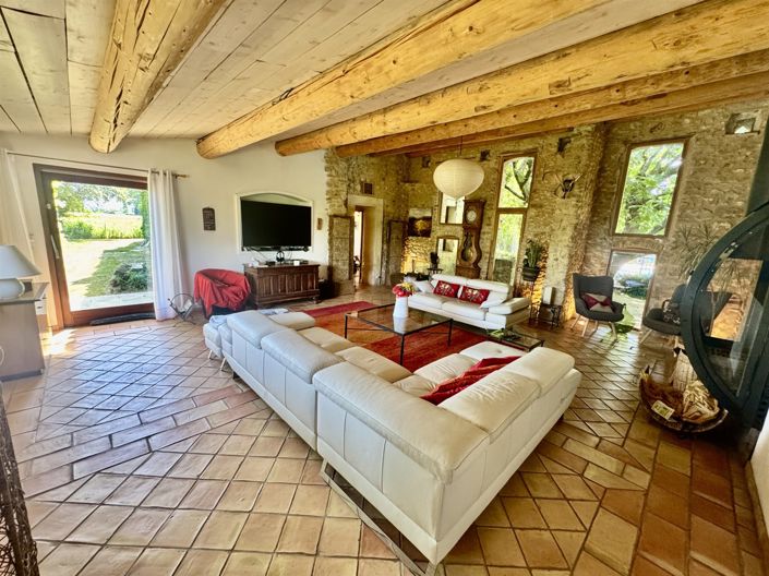 Image No.6-5 Bed House for sale
