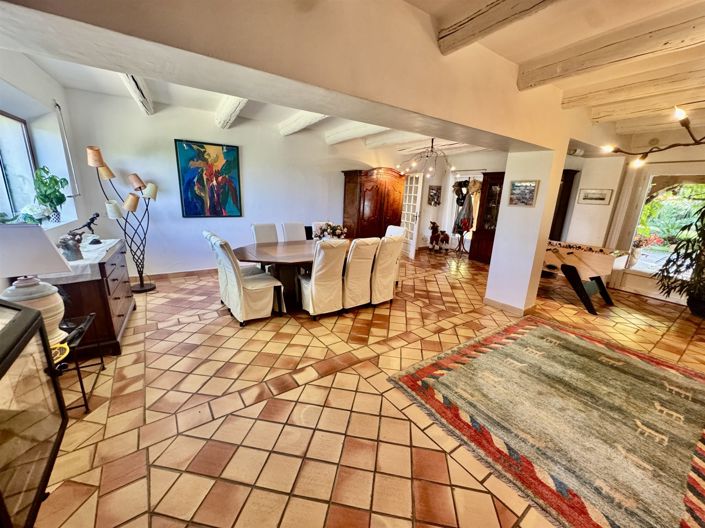 Image No.9-5 Bed House for sale