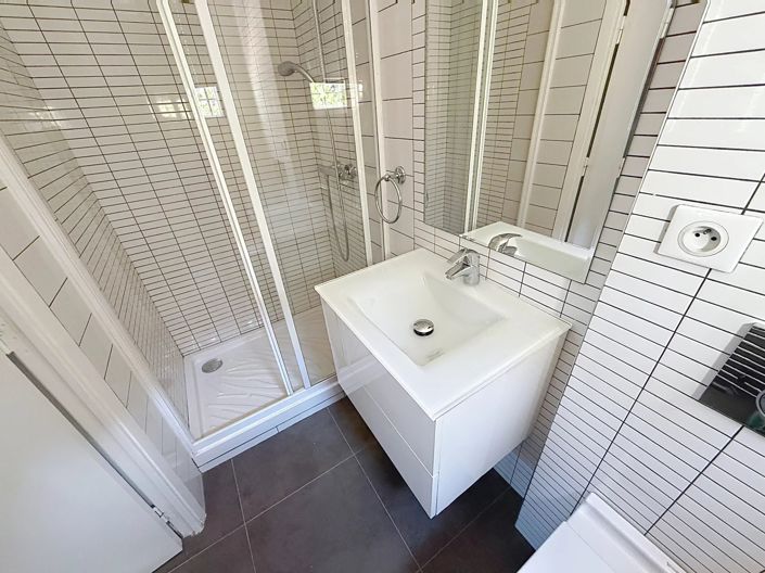 Image No.20-5 Bed House for sale