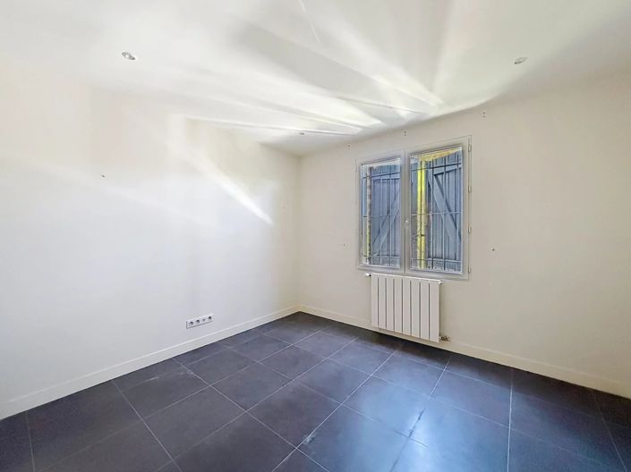 Image No.21-5 Bed House for sale