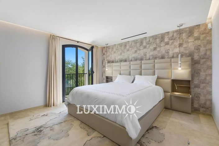 Image No.9-5 Bed House for sale