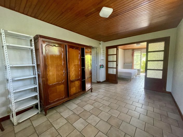 Image No.11-5 Bed House for sale