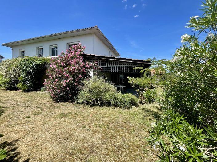 Image No.18-5 Bed House for sale