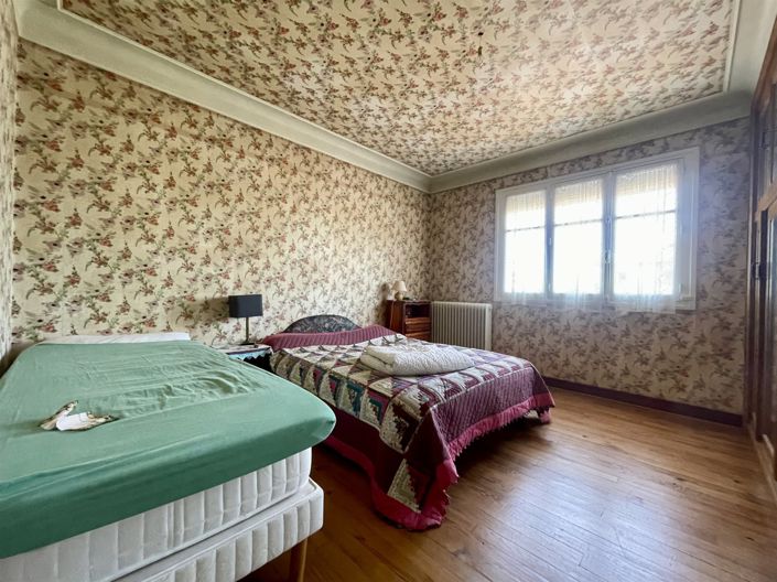 Image No.30-5 Bed House for sale