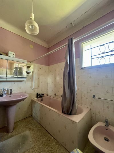 Image No.32-5 Bed House for sale