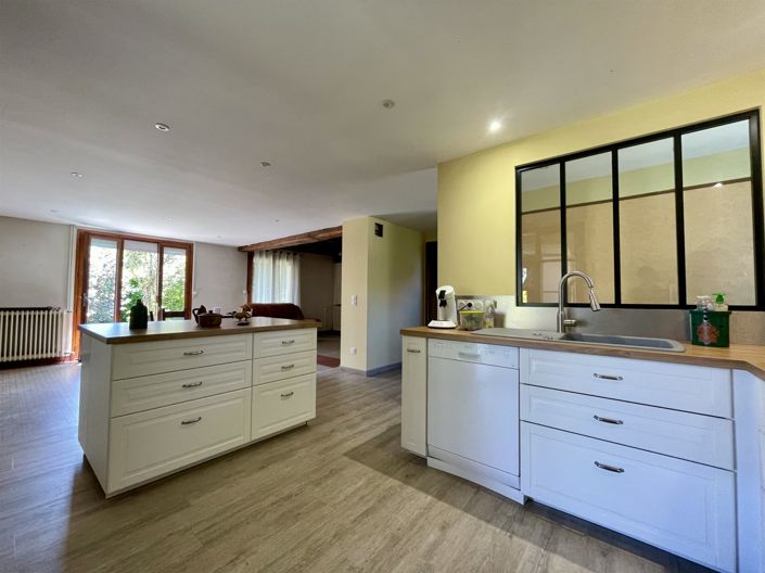 Image No.6-5 Bed House for sale