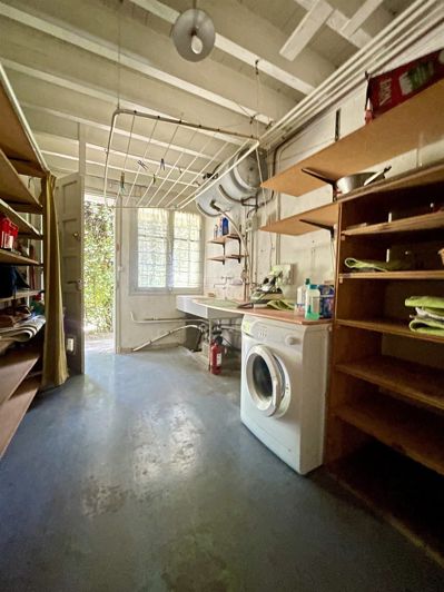 Image No.8-5 Bed House for sale