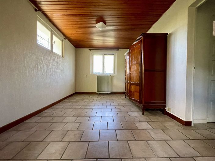Image No.9-5 Bed House for sale
