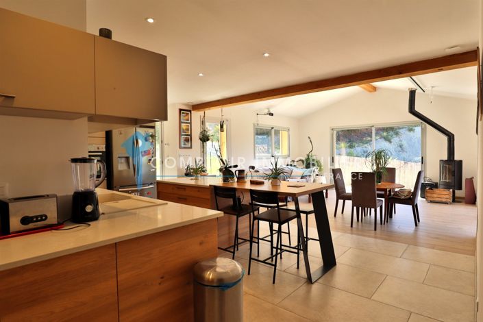 Image No.6-4 Bed House for sale