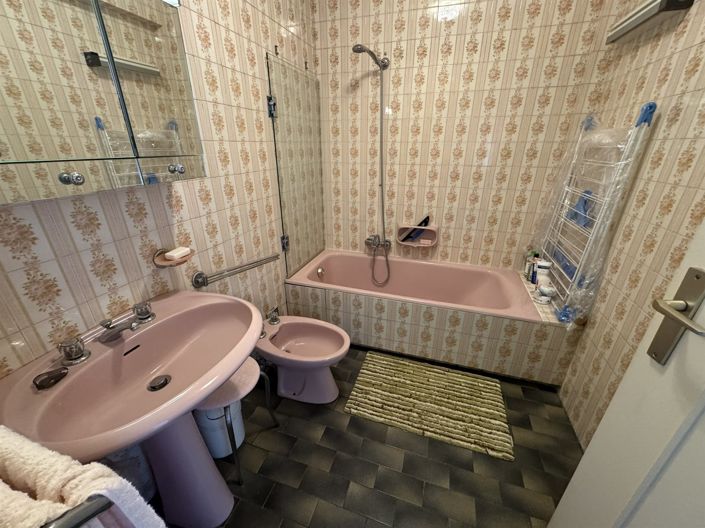 Image No.10-1 Bed Apartment for sale