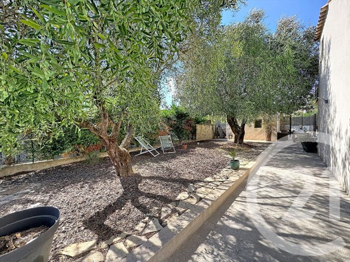 Image No.10-4 Bed House for sale