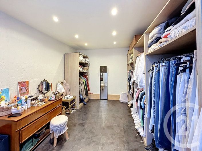 Image No.19-4 Bed House for sale