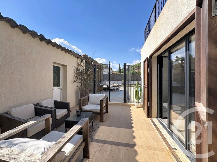 Image No.24-4 Bed House for sale