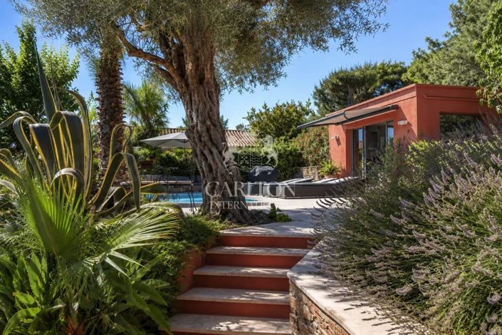 Image No.12-5 Bed House for sale