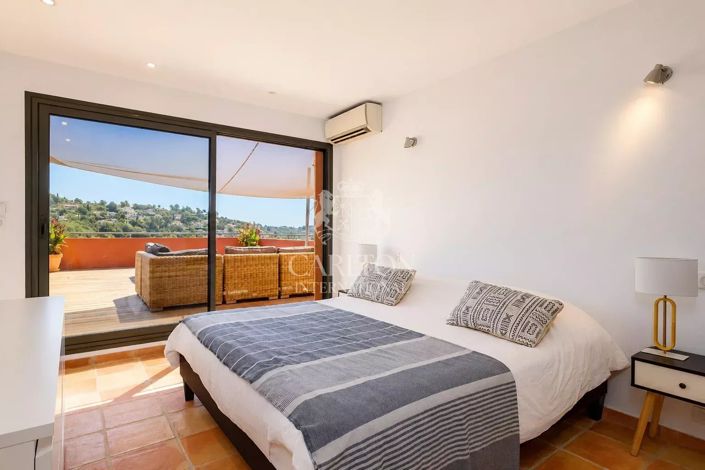 Image No.21-5 Bed House for sale