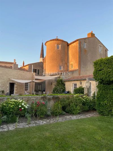 Image No.5-8 Bed House for sale
