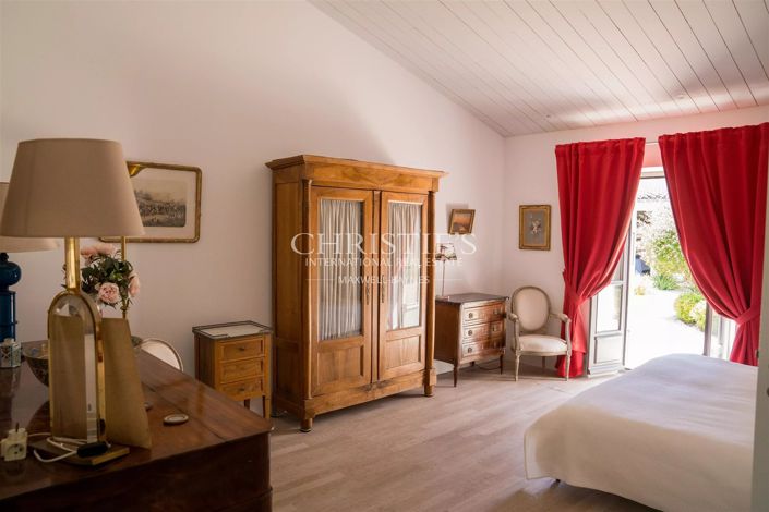 Image No.6-7 Bed House for sale