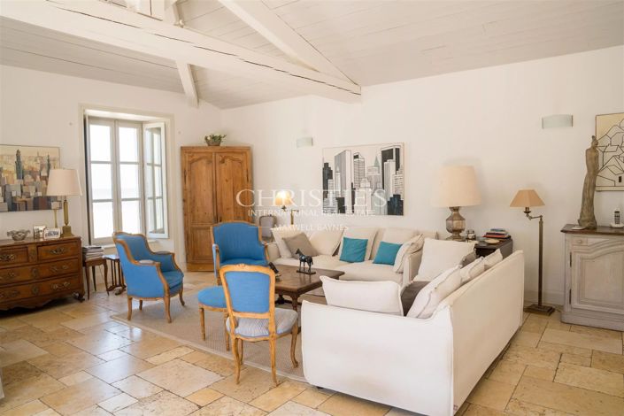 Image No.7-7 Bed House for sale