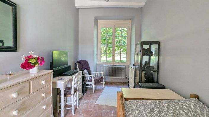 Image No.11-3 Bed House for sale