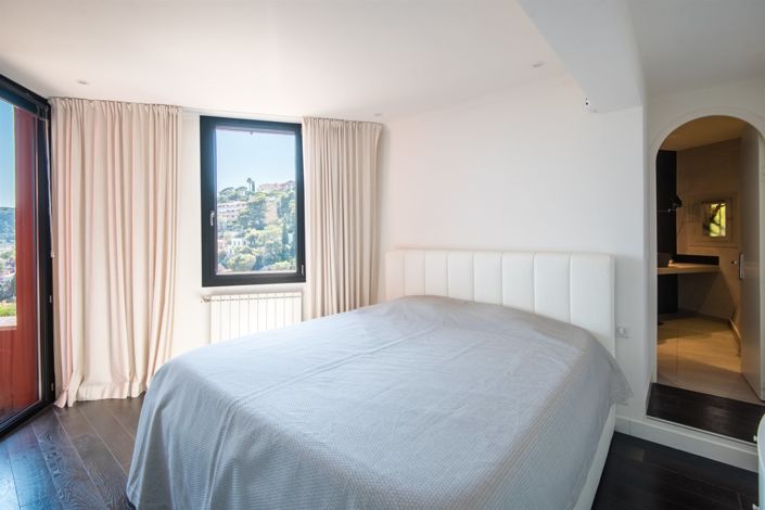 Image No.14-3 Bed House for sale
