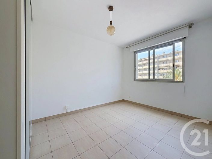 Image No.12-Appartement de 2 chambres à vendre à La Bocca