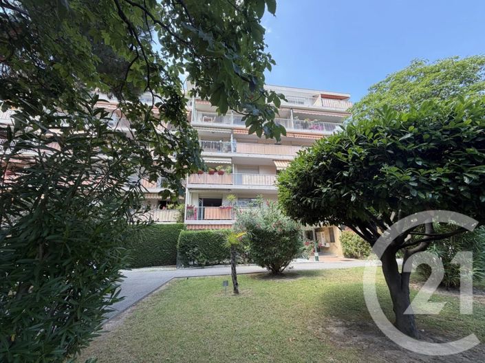 Image No.20-2 Bed Apartment for sale